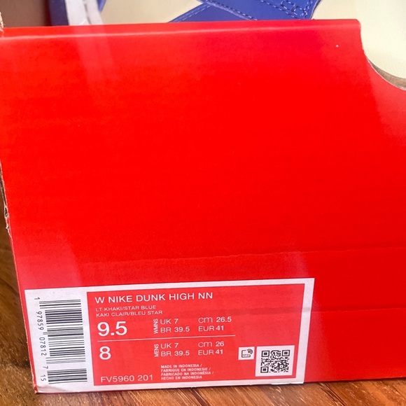 Nike
Dunk hi
Women’s
Brand new - Picture 8 of 10